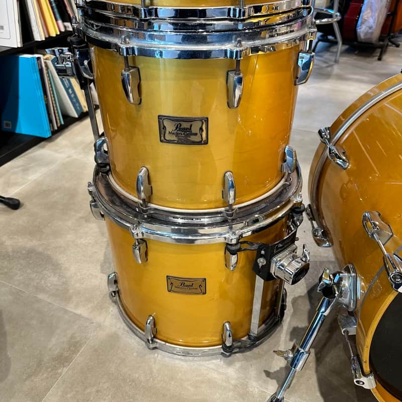 PEARL MASTERS CUSTOM MAPLE SHELL 10” PEARL MASTERS CUSTOM MAPLE SHELL 10” Pearl Masters Custom Drum Set