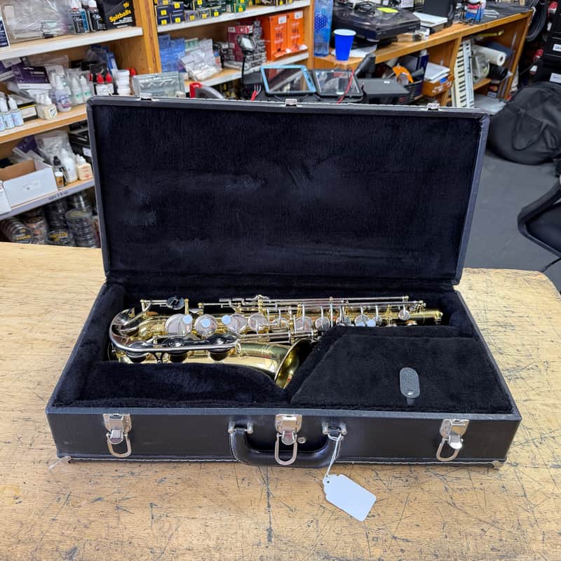 Used Yamaha YAS-23 Alto Sax Saxophone with Case Mouthpiece Neck Strap Just Serviced