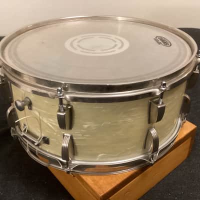 WFL (Ludwig) No. 902 Ray McKinley/Symphonic Super Classic 6.5x14" 16-Lug Snare Drum with P-87 Strainer 1948 - 1959 - White Marine Pearl image 4
