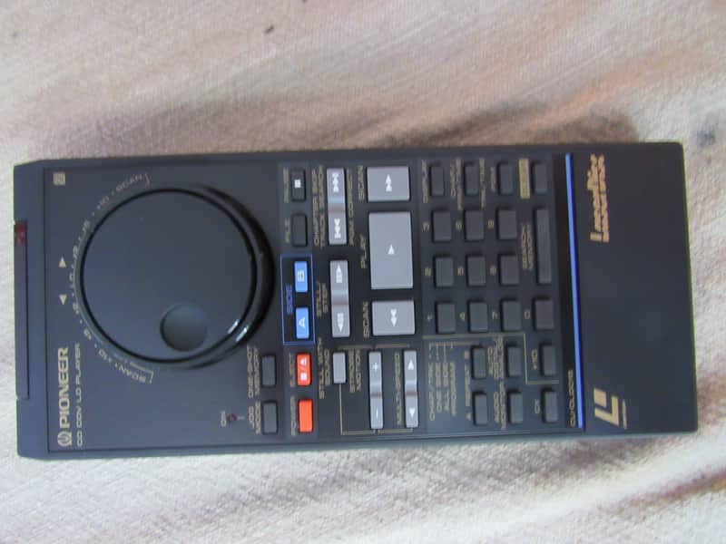 Pioneer CLD 3070 laser disk player in excellent condition, serviced - 1990's image 1
