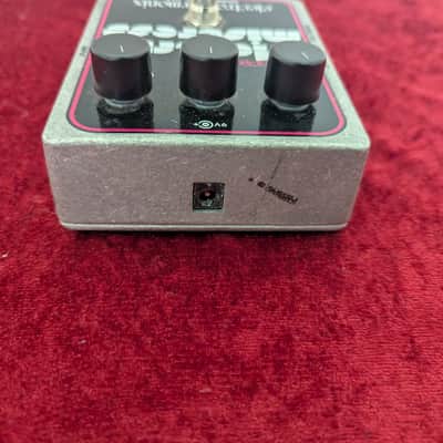 Electro-Harmonix Stereo Electric Mistress Flanger / Chorus 2007 - Present - Black / Pink image 4