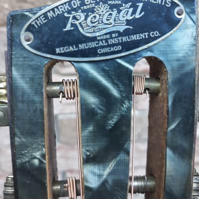 Vintage 1930s Regal Pearloid Parlor Guitar PreWar image 5