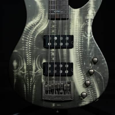 A true Museum piece 🎬- Ibanez SRXHRG1 Standard 2006 - "NY City X" Graphic image 3