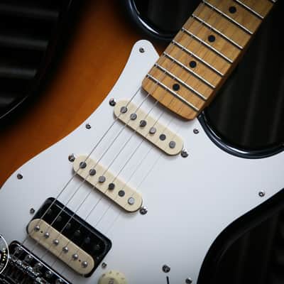 Fender JV Modified 50's Reissue Stratocaster HSS Two Tone Sunburst image 3