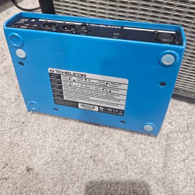 TC Helicon VoiceLive Play 2012 - Present - Blue image 2