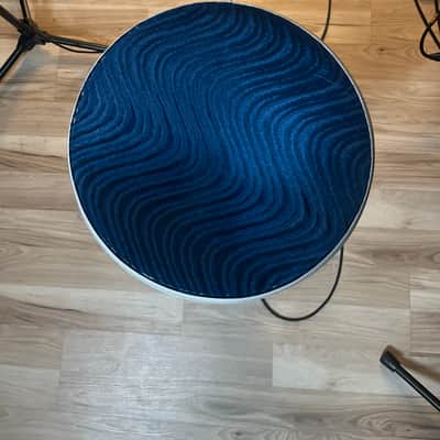 Pork Pie Round Drum Throne - Blue suede/white leather Bild 3