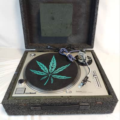Vintage Technics SL-1200MK2-M Turn Table, 1981, w/GenzBenz Road Case image 2