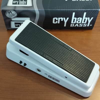 Dunlop 105Q Cry Baby Bass Wah 1999 - Present - White image 1