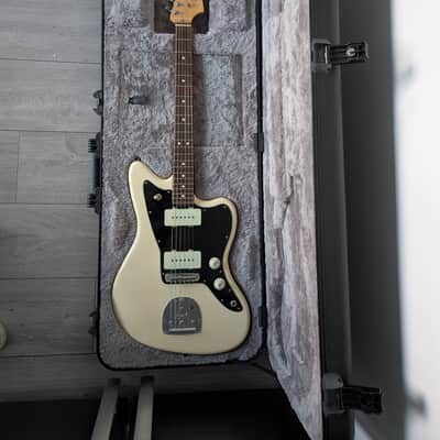Fender American Professional Jazzmaster with Rosewood Fretboard 2017 - 2019 - Olympic White image 2