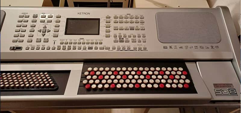 KETRON SD8 - Clavier arrangeur bouton + lecteur SD/USB image 1