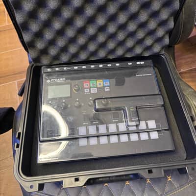 Immagine Squarp Instruments Pyramid MK3 2020 - Present - Black W/ Hard Case & Deck Saver - 3