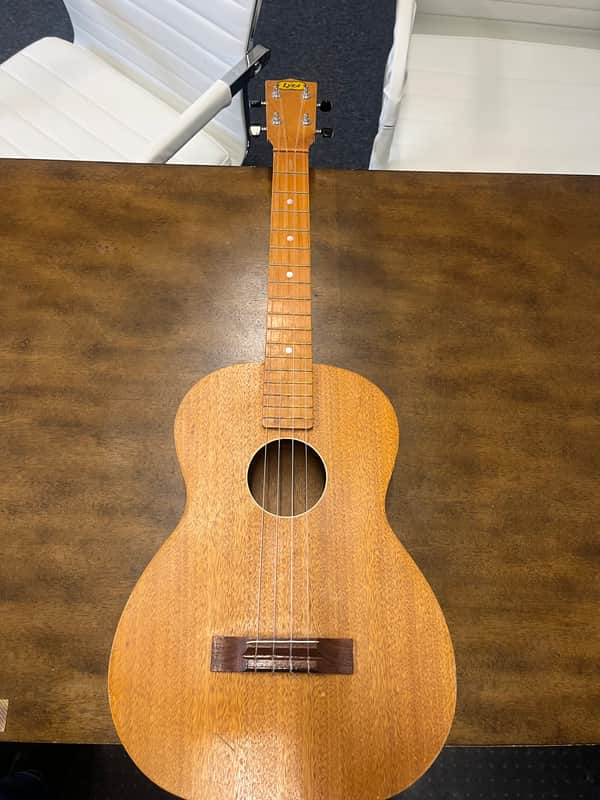 Lyra Baritone Ukelele image 1