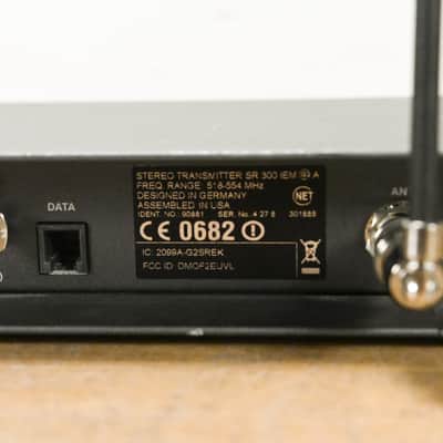 Sennheiser SR 300 IEM G2 Wireless In-Ear Monitor Transmitter 518-554 MHz CG0132Q image 7