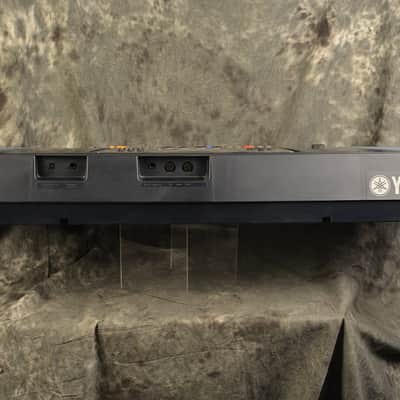 Yamaha PSR-270 Digital Piano Keyboard 61 Keys w Manual, power supply, Sustain Pedal & FAST Shipping image 5