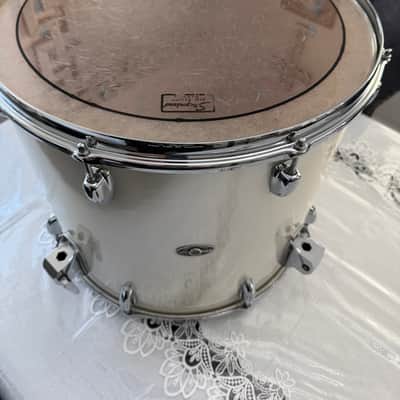 Slingerland Magnum - Silver Mist 18x16 Floor tom 1979 Excellent Condition! image 9