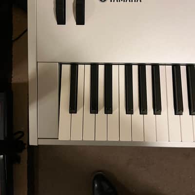 Yamaha MO 8 Production Synthesizer 2000s - Gray image 2