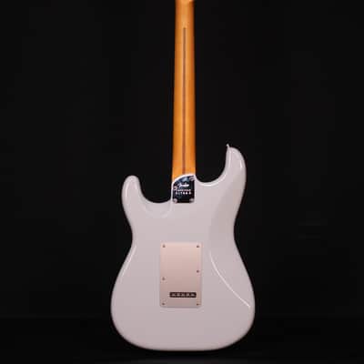 Fender American Ultra II Stratocaster, Maple FB, Avalanche image 7