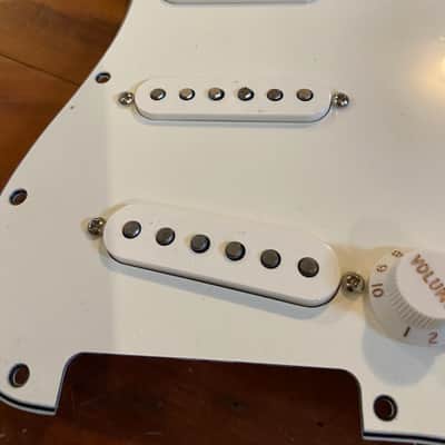 Fender Player Strat Stratocaster Hot 8K Alnico 5 Pickup Parchment Pickguard image 2