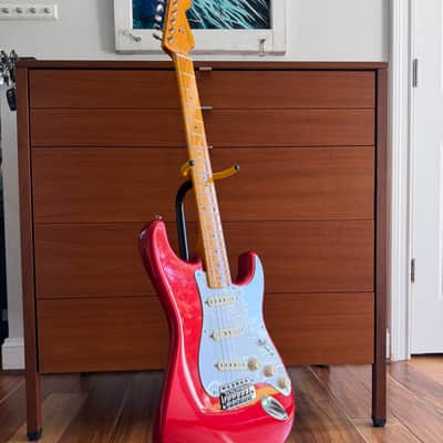 Fender Classic Series '50s Stratocaster Lacquer 2017 - Candy Apple Red image 2