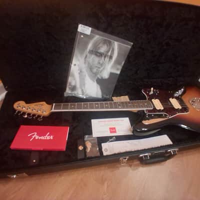 Immagine Fender Kurt Cobain Jaguar 2014 - Present - 3-Color Sunburst - 7