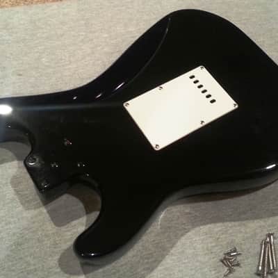 Squier Affinity Stratocaster Body - Full Width - Solid Alder - Swimming Pool Route - Bridge - Input image 3