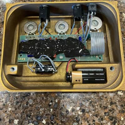 Klon Centaur Professional Overdrive Effects Pedal.  Original owner.  Purchased2022/24/4, #2433.  Rec image 5
