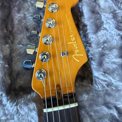 Immagine Fender American Ultra Stratocaster HSS with Lollar Pickups - 7
