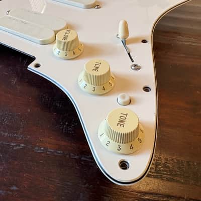 Fender Jeff Beck Model Loaded Pickquard Lace Sensore Startocaster 1991 - White Aged image 18