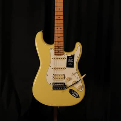 Fender Player II Stratocaster HSS 2024 - Present - Hialeah Yellow image 1