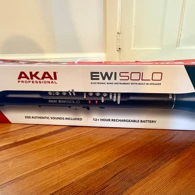 Akai EWI Solo - Professional EWI Solo Electronic Wind Instrument - Standalone with Built-in Speaker 2023 - Black