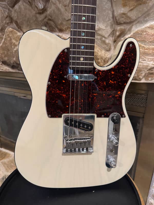 Fender American Deluxe Telecaster with Fishman Powerbridge 2000 - White Blonde