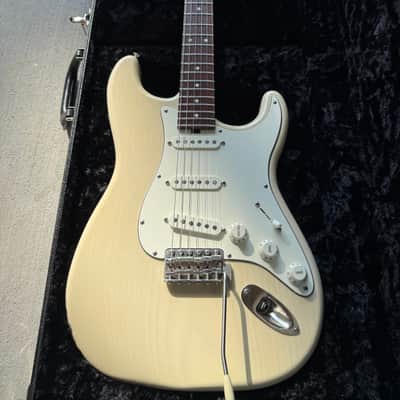 Michael Tuttle Custom Classic S - Mary Kay White Nitro image 10