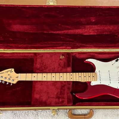 2011 Fender American Special Stratocaster , Maple Fingerboard, Candy Apple Red image 12