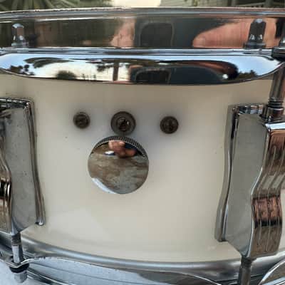 RARE Ludwig 10 LUG Vistalite Snare Drum White Opaque Acrylic 5x14 image 3
