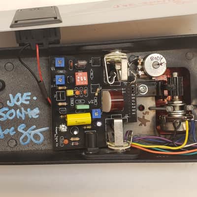 'joe-sonicV2' B grade cosmetics, 70s colorsound/ musonic inspired killer new GAGAN wah. image 11