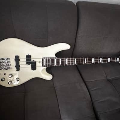 Yamaha BB2004 Mid 2000s - White image 4