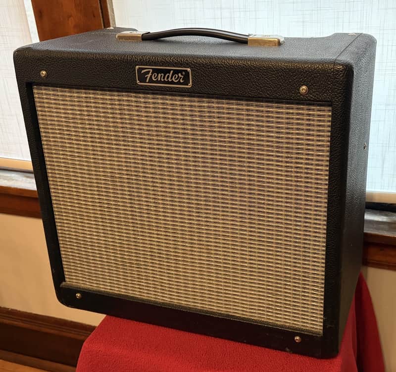 Fender Blues Junior 15-Watt 1x12" Guitar Combo - Black