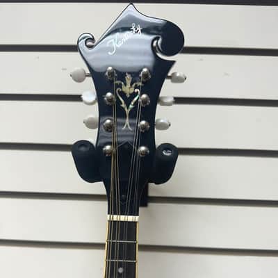 Kentucky KM-650 Standard F-Style Mandolin with hardcase image 3