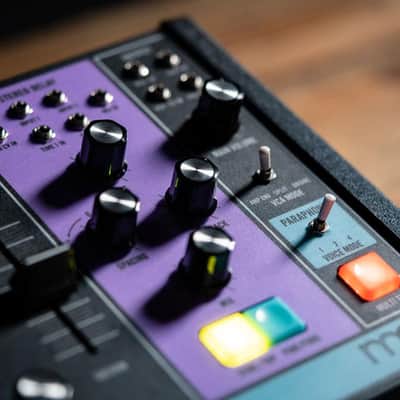 Moog Matriarch Patchable 4-note Paraphonic Analogue Synthesiser image 11