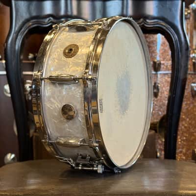 VINTAGE 1960's Gretsch 5.5x14 Renown Snare Drum in White Marine Pearl image 5