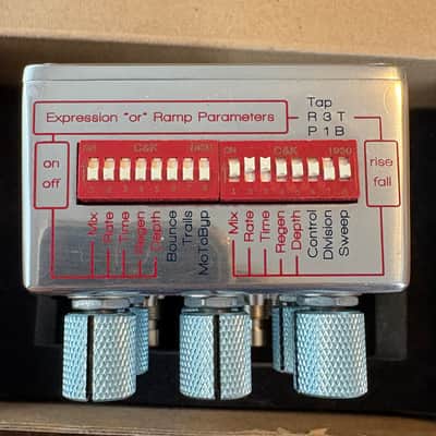 Chase Bliss Audio Tonal Recall Analog Delay 2016 - 2017 - Graphic with Blue Knobs image 2