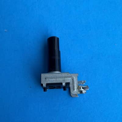CRATE GX-15 GFX-15 Guitar Amplifier Part: D-Shaft 3-Pin Potentiometer A10K Pot image 4
