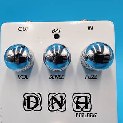 DNA Analogic Smoky Fuzz SF-1 Guitar Effect Pedal Vintage Germanium Fuzz Bass image 2