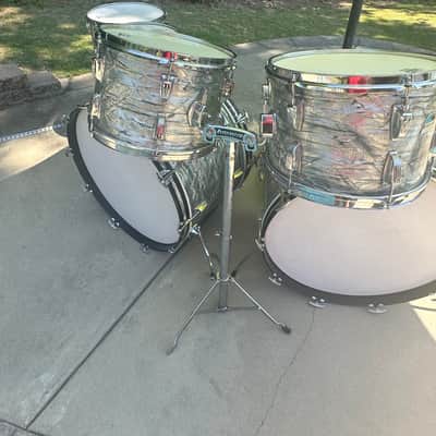 Ludwig Vintage Virgin Double Bass Drum Kit: 24/24/18/16/13/13 May, 1970 - Sky Blue Pearl image 3