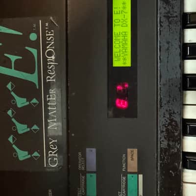 Yamaha DX7 w/E! Programmable Algorithm Synthesizer 61 key keyboard //ARMENS// image 2