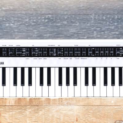 Yamaha Reface CS 8-Note Polyphonic Virtual Analog 37-Key Mobile Mini Synthesizer image 4