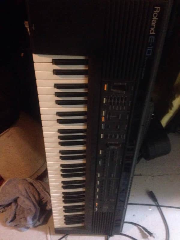 Roland E-10 61-Key Intelligent Synthesizer image 1