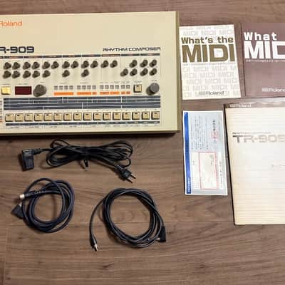 Roland TR-909 Rhythm Composer — Late Model (Japan, 100V)