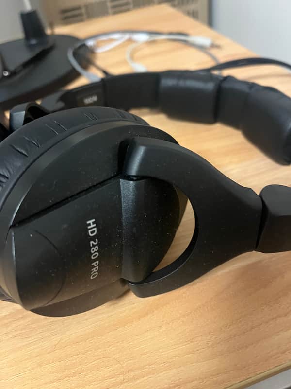 Sennheiser HD 280 Pro Over Ear Headphones V2 2010s - Black image 1