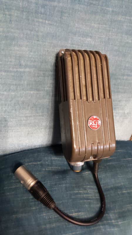RCA Varicoustic 1940's - Original paint finish image 1